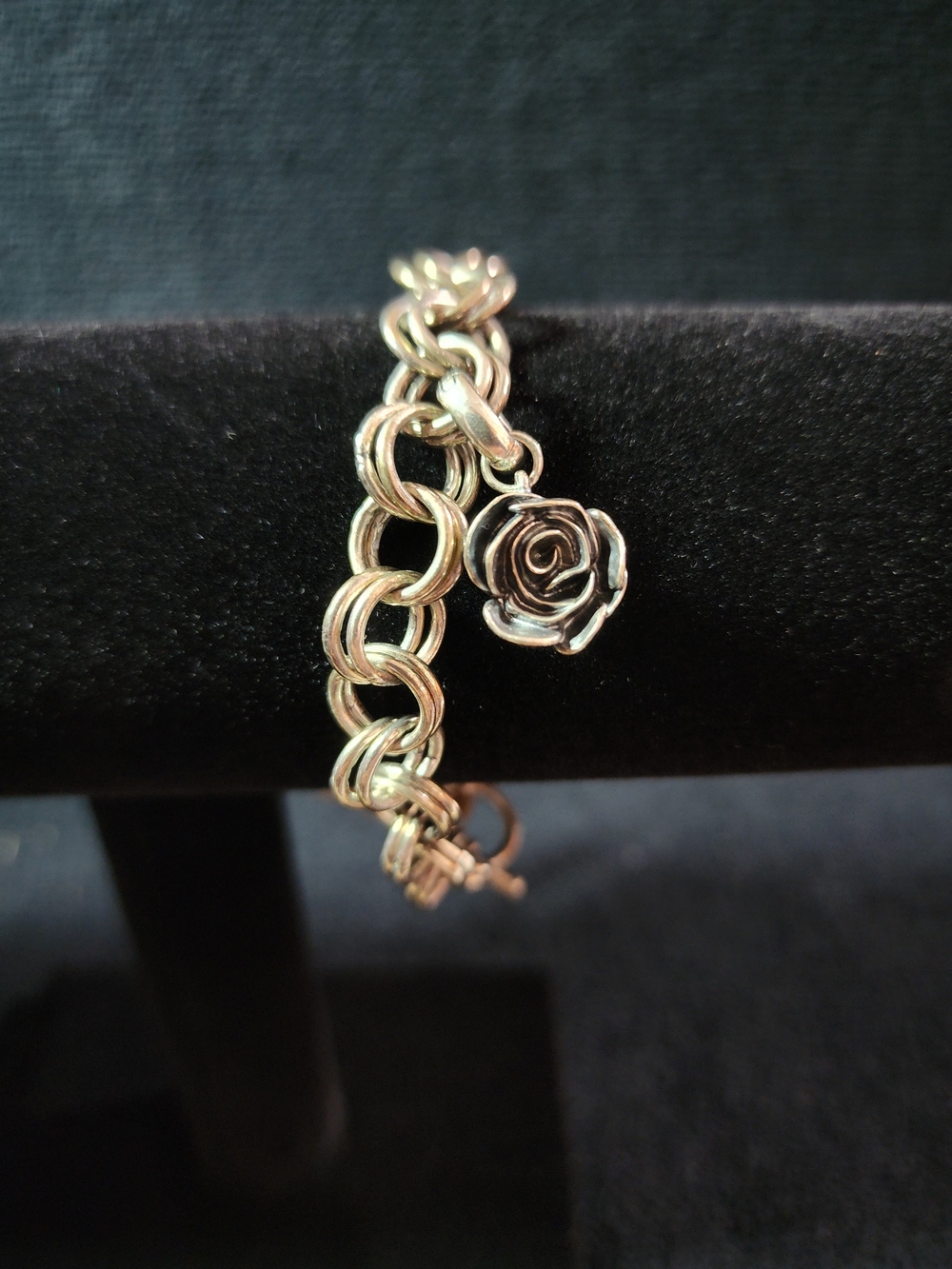 Kendra Scott Silver Bracelet With a Rose Charm